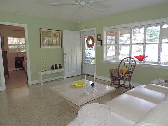 3rd image of 105 Kingswood Ct