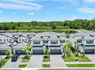 7480 Rockefeller Dr, Naples, FL 34119