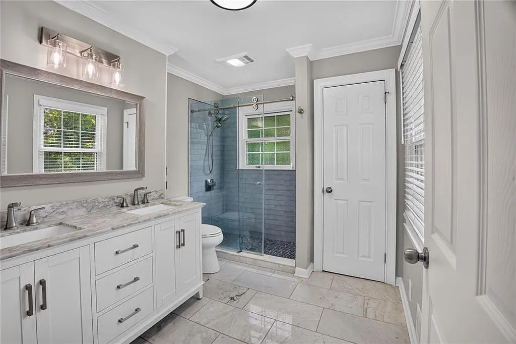 4 bed, 3.0 bath, 3500 sqft, $5,000 — Photo 3
