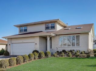 655 N Western Ln, Addison, IL 60101