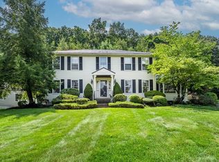 8 Nicoll Dr, Andover, MA 01810
