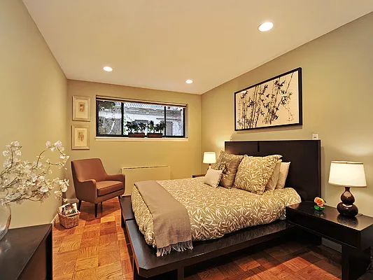 Sold by Sotheby's International Realty | media 13