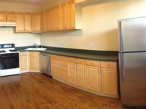 2nd image of 2475 W Pensacola Ave