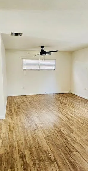985 Alford St — Photo 5