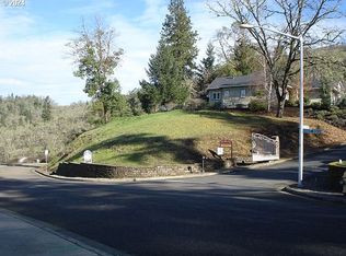 1710 NE Reagan Dr, Roseburg, OR