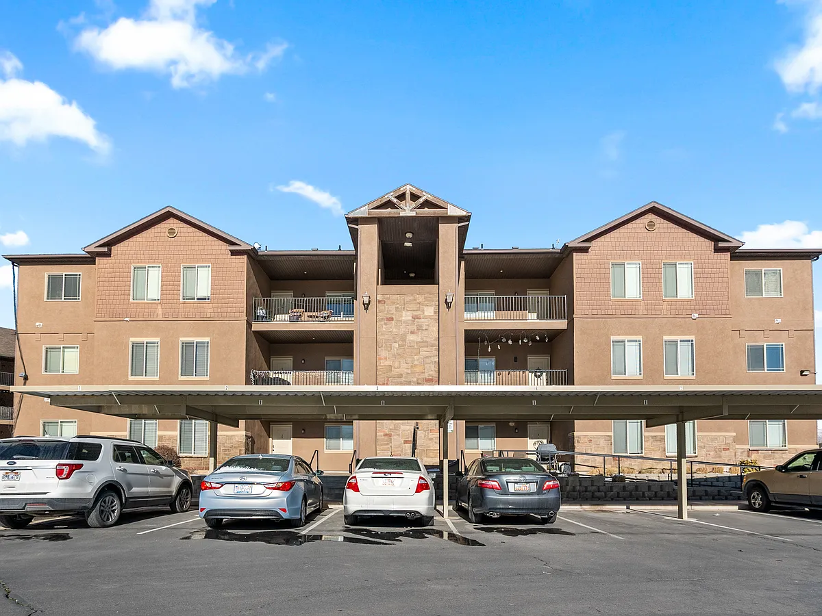 Building Photo - 8215 N Clear Rock Rd #1-I-6