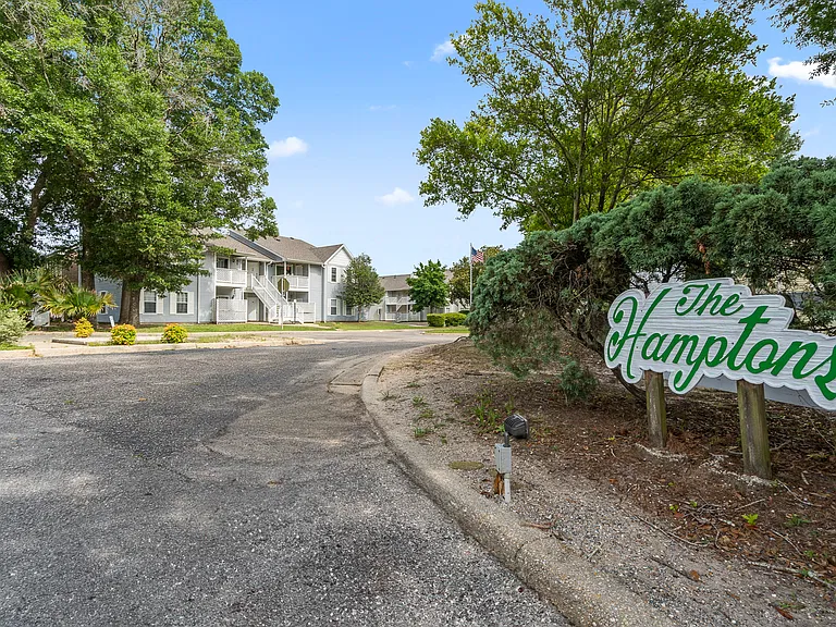 601 E Burgess Rd #H3 — Photo 2