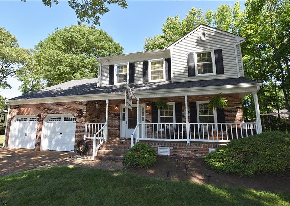 1st image of 105 Emerald Ct