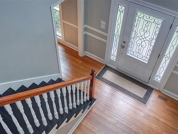 3rd image of 501 E Leslie Ct