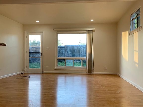 4th image of 42512 Gage Ct