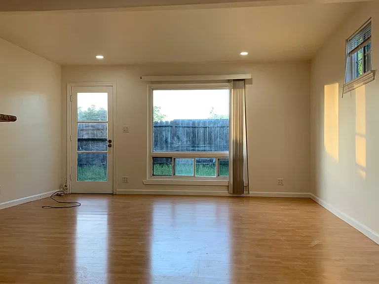 42512 Gage Ct — Photo 5