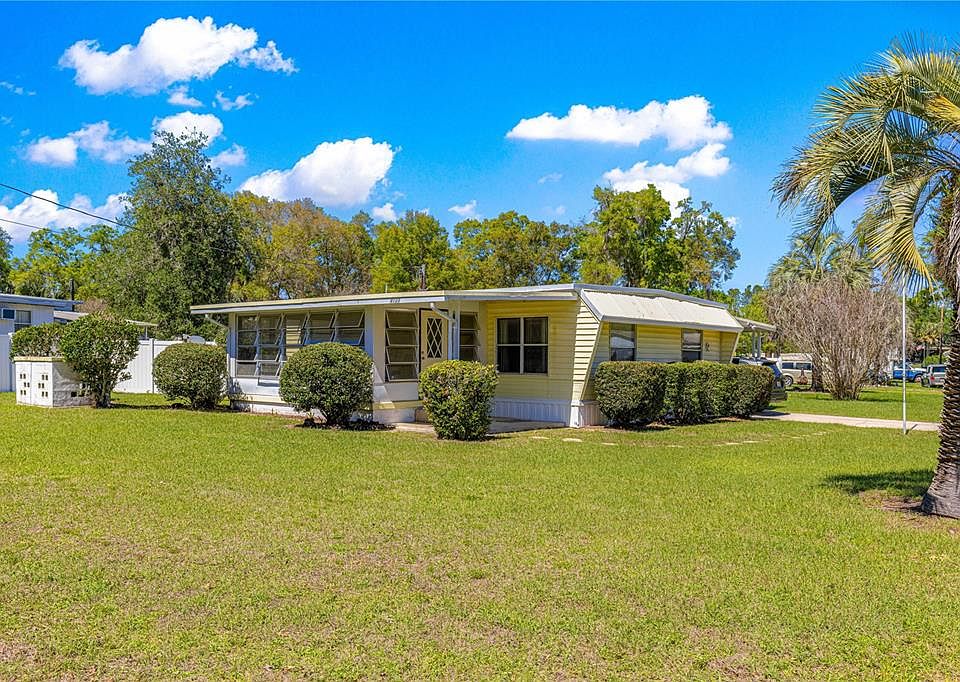1st image of 4121 SE 33rd Pl