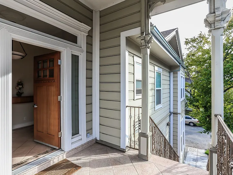 1013 Fair Oaks Ave. — Photo 3