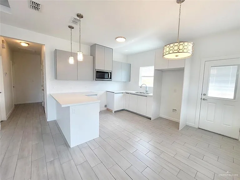 2205 S Pamplona St #3 — Photo 4