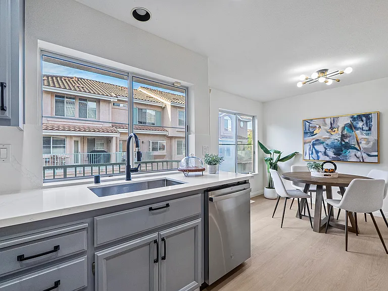 6048 Roma Ter — Photo 15