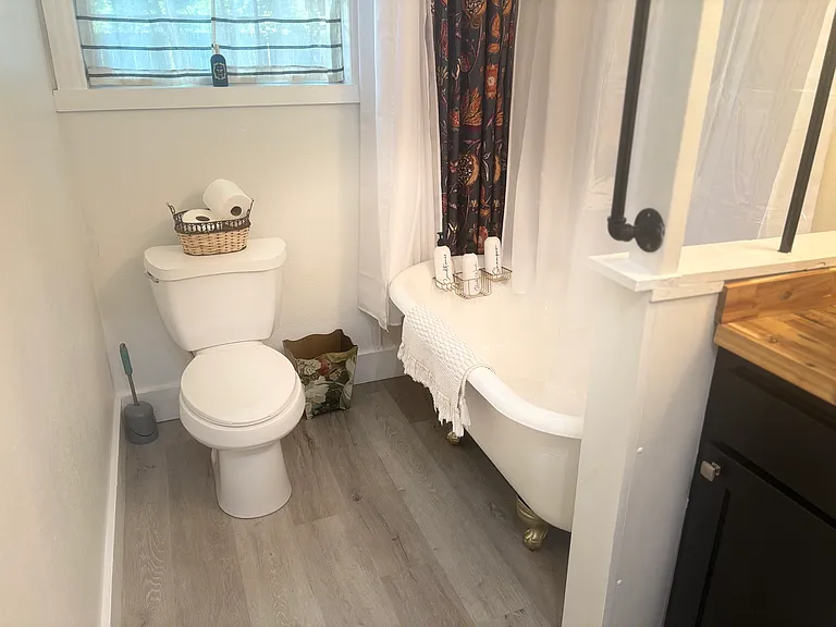 400 Oak St — Photo 24
