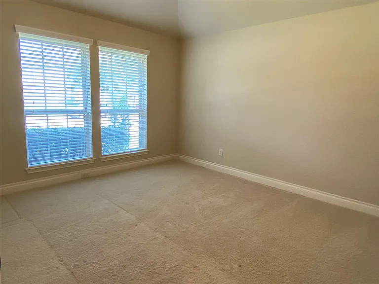 5922 Solara Ledge Ln — Photo 22