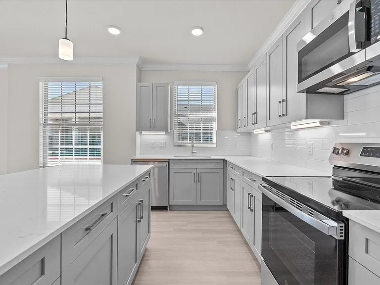 540 Hobbs Rd #D1 — Photo 4