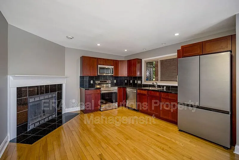 2 bed, 2.5 bath, 1450 sqft, $2,250 — Photo 2
