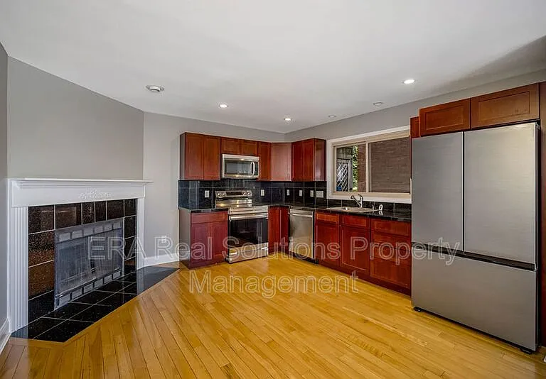 2132 Gilbert Ave #A — Photo 2