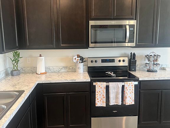 3rd image of 3213 Trinity Cir