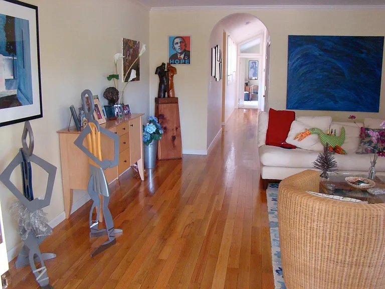 1560 College Ave — Photo 6