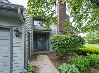 101 Pine Ter, Oconomowoc, WI 53066