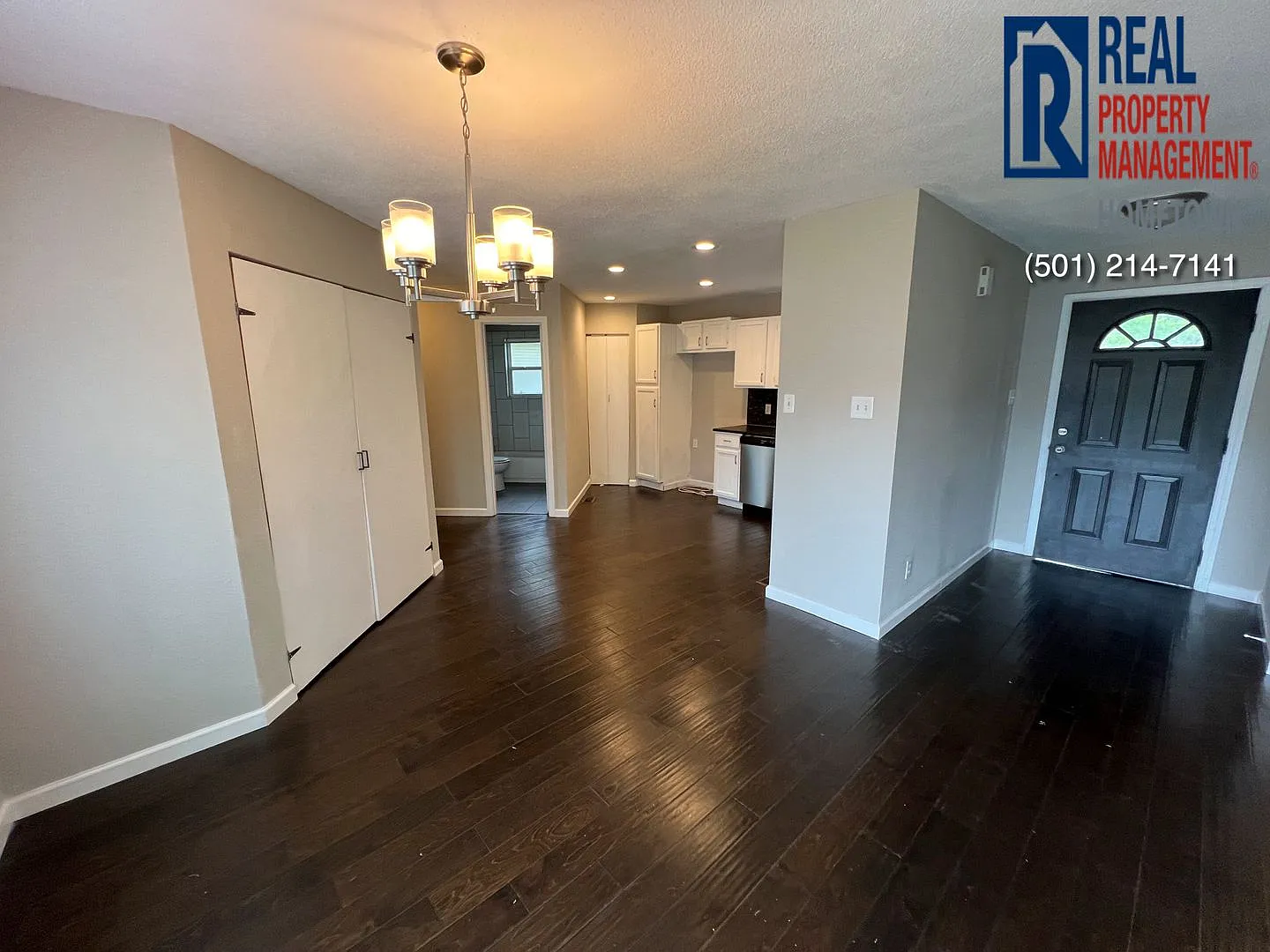 3-Bedroom 2-Bathroom in Bryant — Photo 3