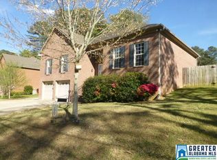 553 Oak Dr E, Trussville, AL 35173