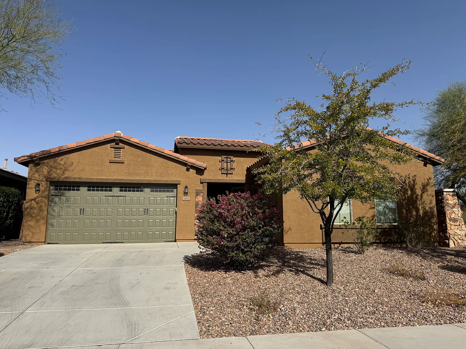 4 bed, 2478 sqft, $2,800 — Photo 1