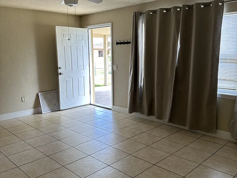 442 Ormond Ave #1 — Photo 3