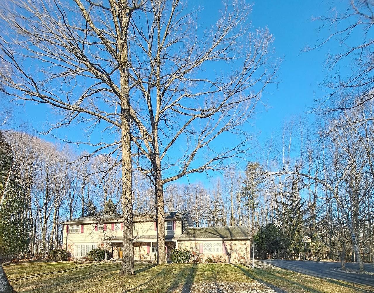 1105 Westwood LANE, Manitowoc, WI 54220 Zillow