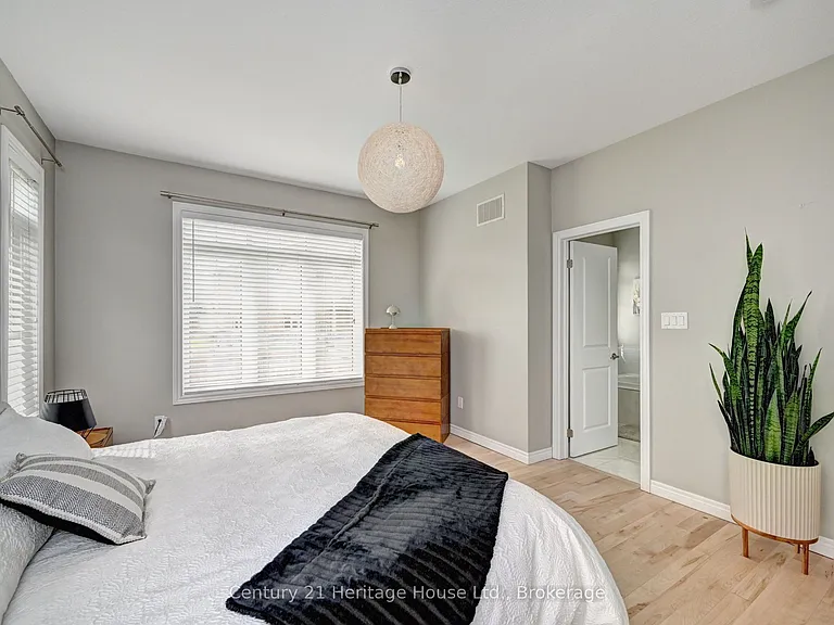 219 Falconridge Dr — Photo 20