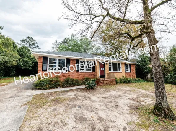 5018 Pinefield Dr, Macon, GA 31206