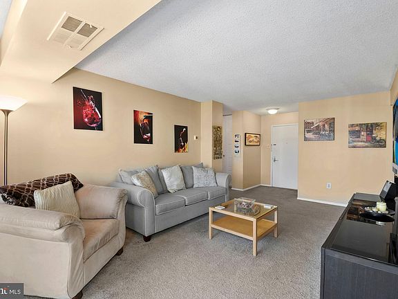3rd image of 4500 S Four Mile Run Dr APT 1006