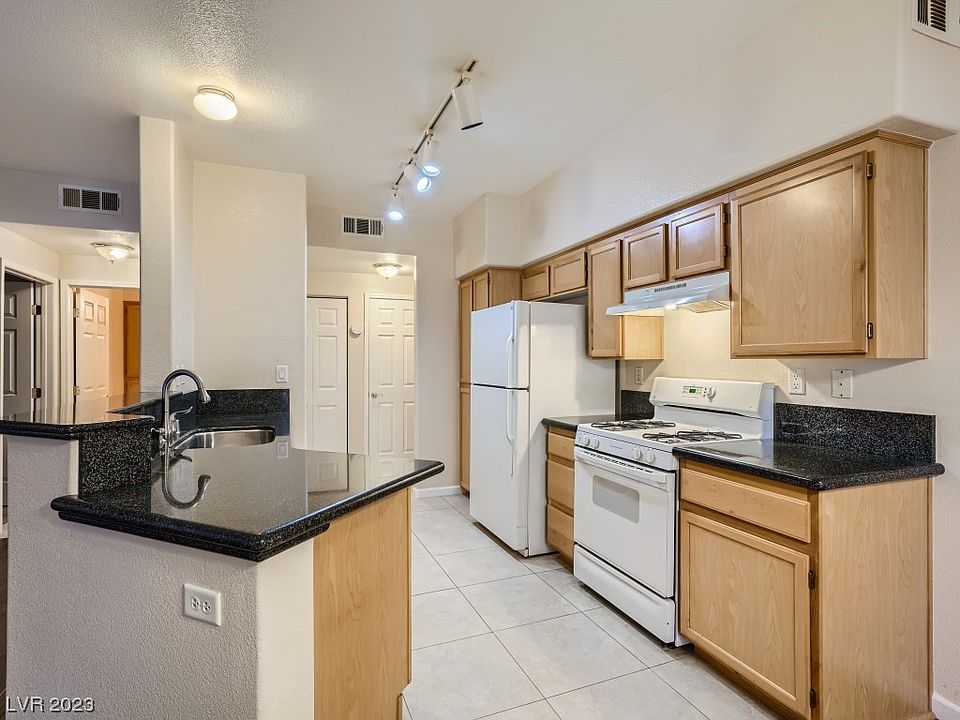 1st image of 1050 E Cactus Ave Unit 1045