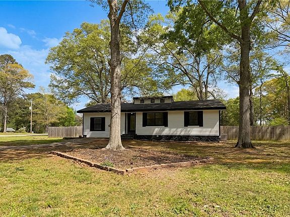 2nd image of 85 Hidden Forest Rd
