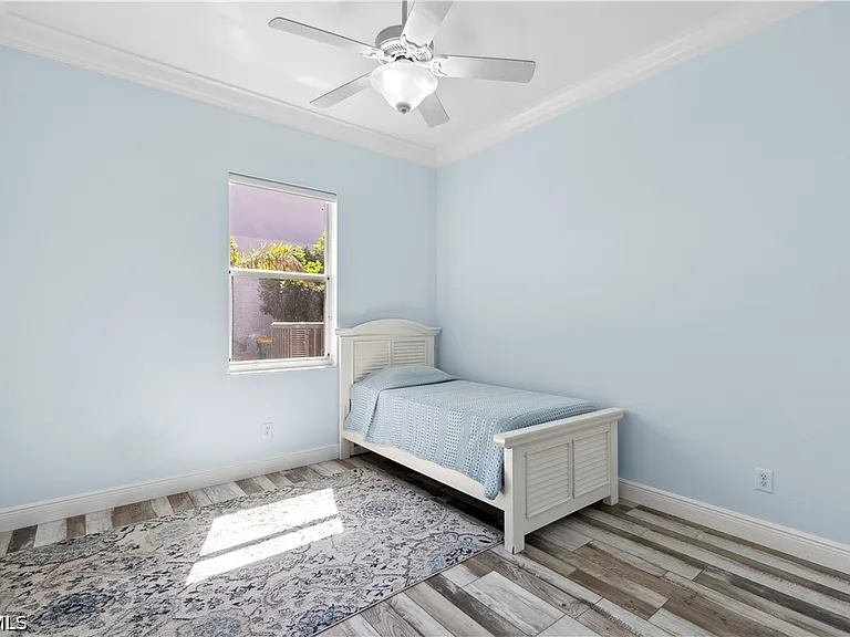 2202 Grove Dr — Photo 23