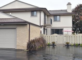 W178N9704 Riversbend Cir W, Germantown, WI 53022