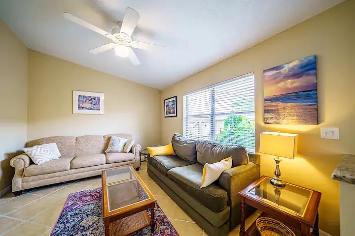 2 bed, 825 sqft, $1,699 — Photo 1