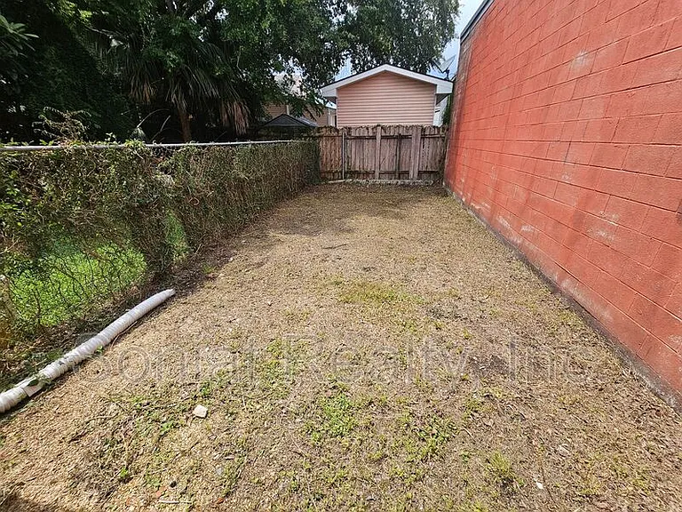 215 N Pierce St — Photo 9