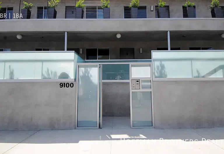 9100 Whitworth Dr — Photo 14