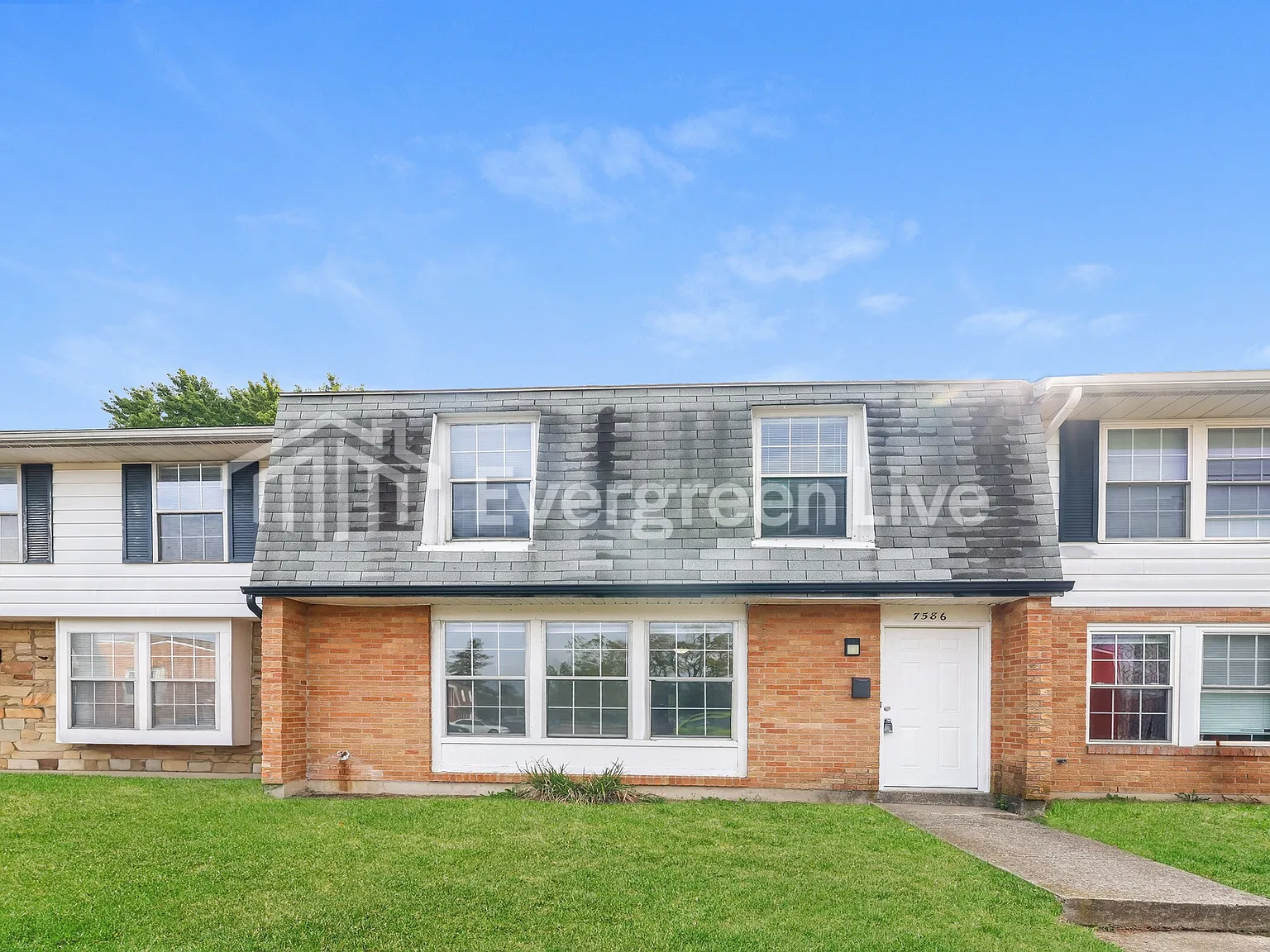 3 bed, 1.5 bath, 1555 sqft, $1,095 — Photo 2