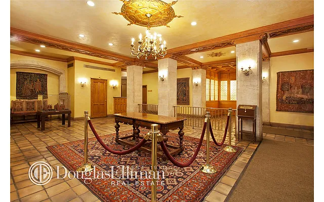 Rented by Douglas Elliman | media 22