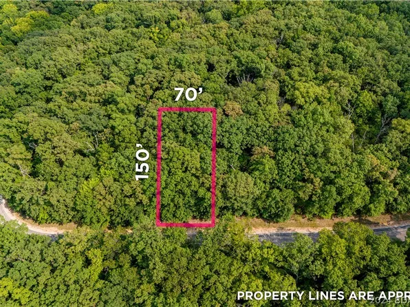347 Austin Cir, Lake Ozark, MO 65049