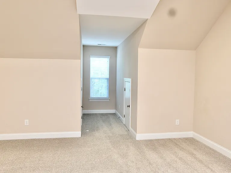 10220 Vanguard Pkwy — Photo 58