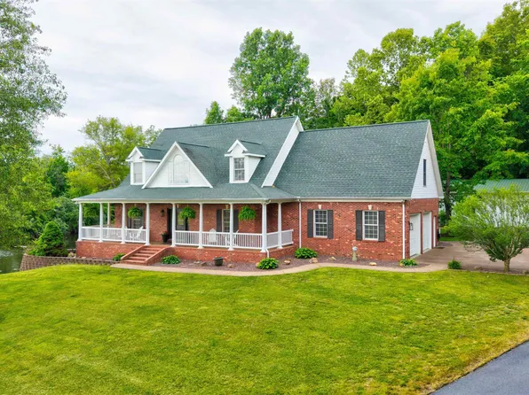 21 N Fetter Ln, Boonville, IN 47601