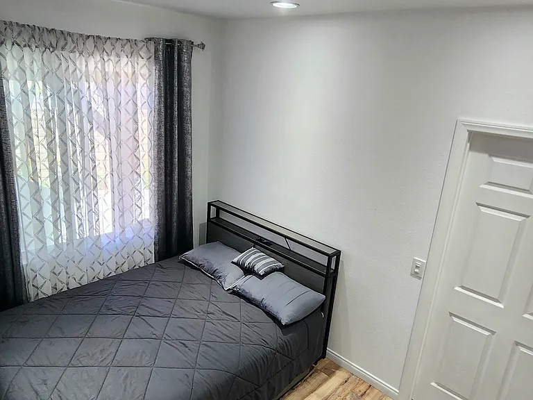 4009 Stable Dr — Photo 5