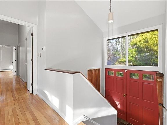 5th image of 58 Meadow Brook Rd