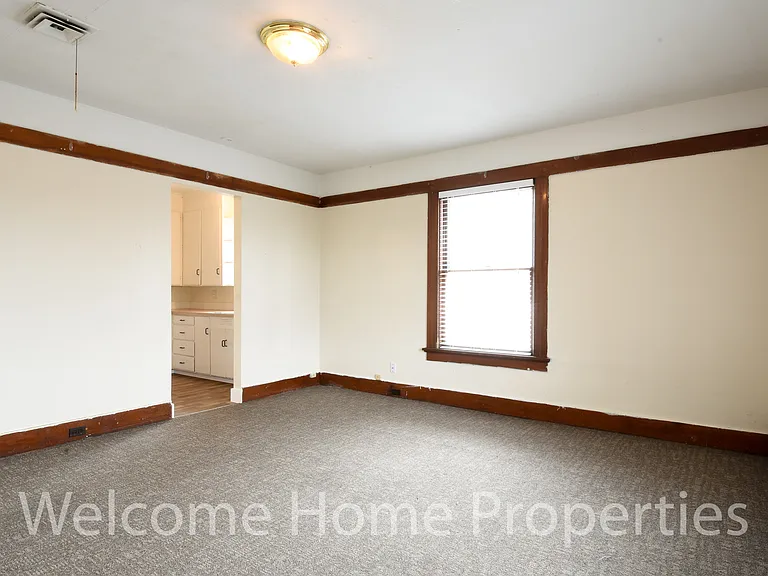 329 S 3rd Ave — Photo 6